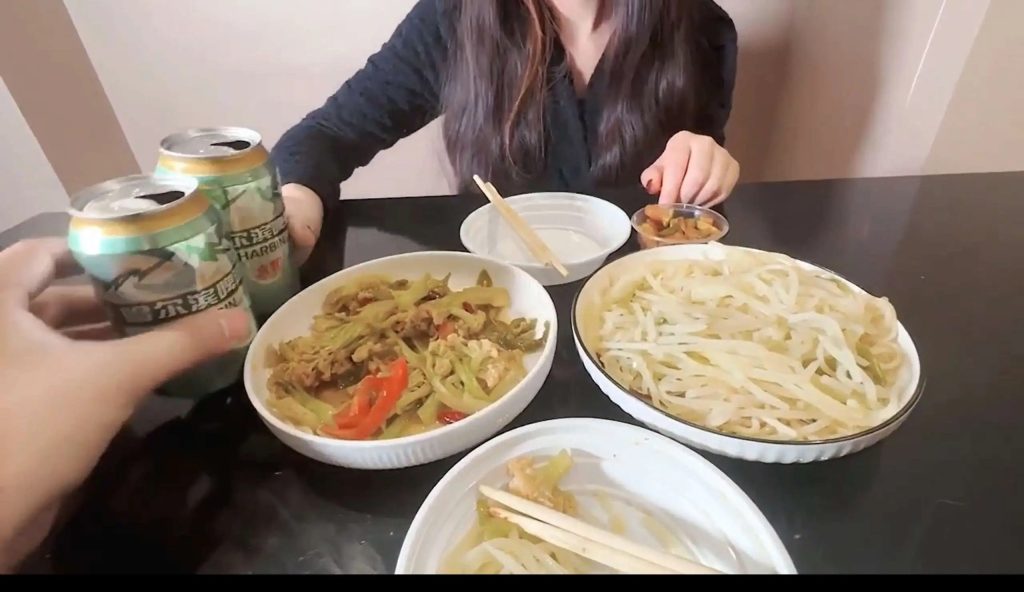 哥哥接到客户电话出去应酬我在家套路SLP福利社-老色批福利社老色批福利社